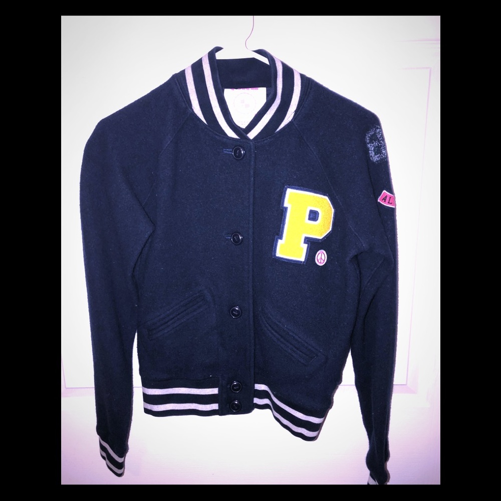 ❤️ Victoria’s Secret PINK Varsity jacket ❤️